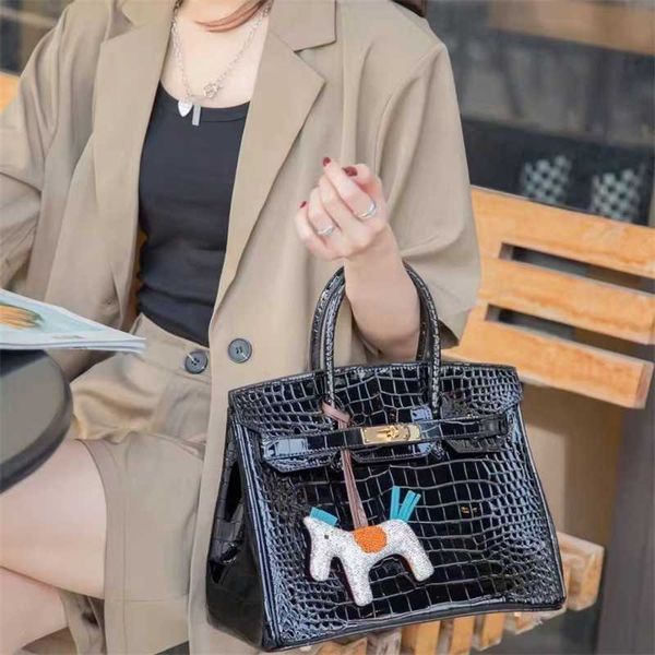 designer bag tote bag handbag crossbody bags single shoulder bags crocodile pattern bag middle aged mother's leather female bag new sty
designer bag tote bag handbag crossbody bags single shoulder bags crocodile pattern bag middle aged mother's leather female bag new sty