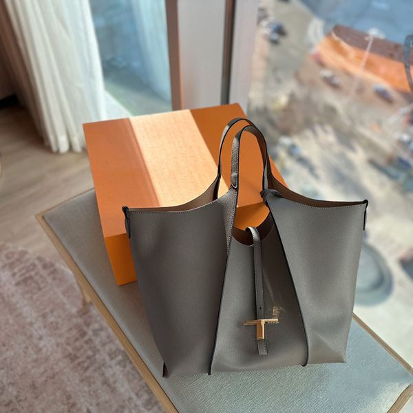 autumn and winter new t-shaped vegetable basket handbag small design commuter one shoulder crossbody 0506
autumn and winter new t-shaped vegetable basket handbag small design commuter one shoulder crossbody 0506