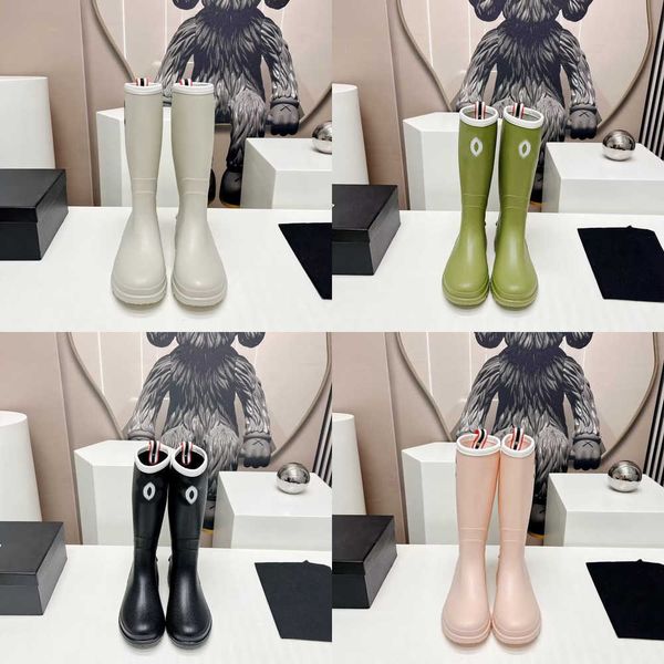 new fashion black women's leather boots rain boots c interlocking print outsole designer shoes rainboots
new fashion black women's leather boots rain boots c interlocking print outsole designer shoes rainboots