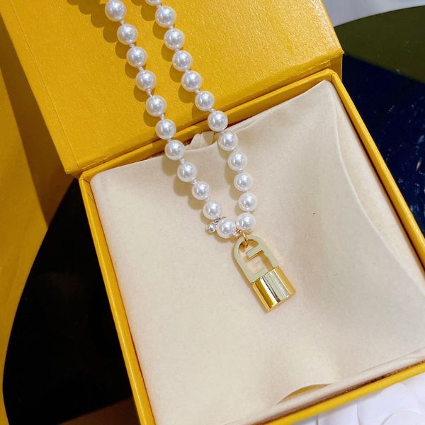 elegant and upscale letter necklace luxury brand declaration necklace women's party wedding valentine's day birthday gift, Silver
elegant and upscale letter necklace luxury brand declaration necklace women's party wedding valentine's day birthday gift, Silver