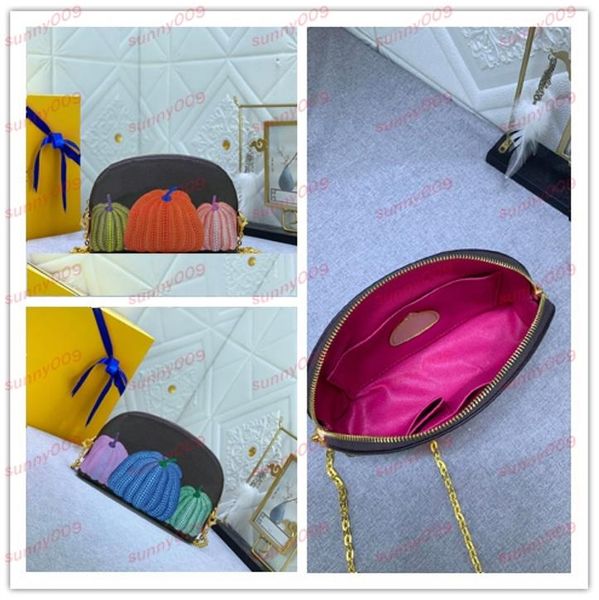 old flower pumpkin large makeup bags chain cross body bag luxury lipstick special compartment bag designer curved zipper opening and closing
old flower pumpkin large makeup bags chain cross body bag luxury lipstick special compartment bag designer curved zipper opening and closing