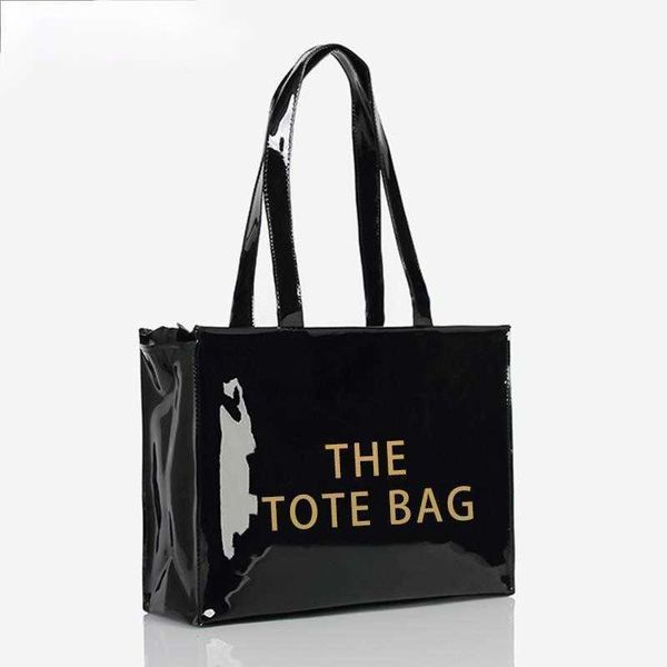 2023 brand pvc the tote bag reusable shopping purse for women eco friendly summer beach handbags casual work customize 230510
2023 brand pvc the tote bag reusable shopping purse for women eco friendly summer beach handbags casual work customize 230510