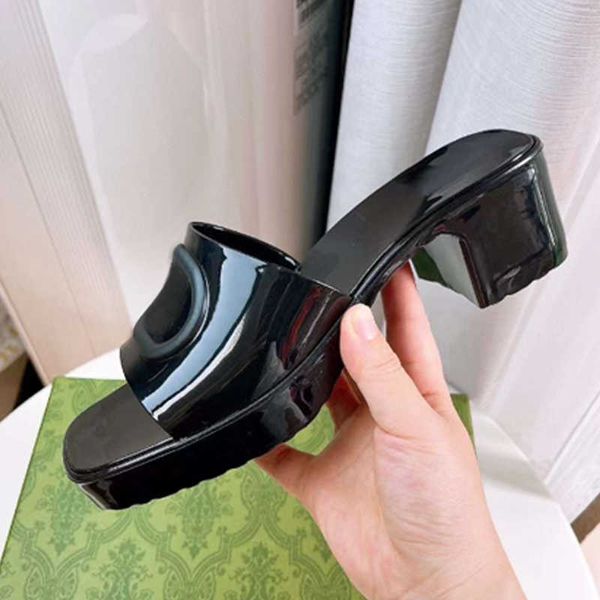 woman jelly slide platform sandals slipper fashion classics dearfoam sandal slippers flat shoes utdoor beach shoes candy colors no267, Black
woman jelly slide platform sandals slipper fashion classics dearfoam sandal slippers flat shoes utdoor beach shoes candy colors no267, Black