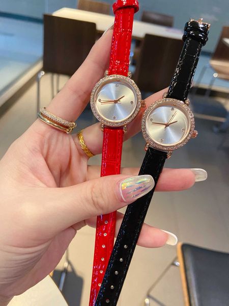 2023 women watches quartz movement watch leather strap women dress watch lover designer wristwatch, Slivery;black
2023 women watches quartz movement watch leather strap women dress watch lover designer wristwatch, Slivery;black