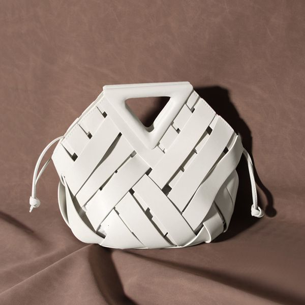 evening bags trend fashion handbags and purses for women designer triangle hobos hollow out vegetable basket leather shoulder bags 230509
evening bags trend fashion handbags and purses for women designer triangle hobos hollow out vegetable basket leather shoulder bags 230509