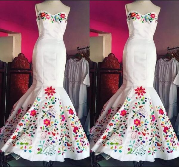 vintage mexican embroidered mermaid wedding dresses chic satin sweetheart lace-up corset back western country bridal gown, White
vintage mexican embroidered mermaid wedding dresses chic satin sweetheart lace-up corset back western country bridal gown, White