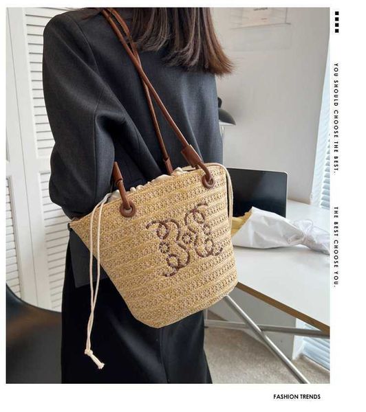 2023 fashion handbag french straw women's new high capacity portable vegetable basket tote one shoulder beach vacation woven bag
2023 fashion handbag french straw women's new high capacity portable vegetable basket tote one shoulder beach vacation woven bag