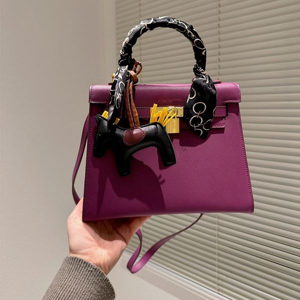 designer bag womens fashion handbag classic cow skin bag large capacity portable one shoulder bag womens solid color crossbody bag
designer bag womens fashion handbag classic cow skin bag large capacity portable one shoulder bag womens solid color crossbody bag