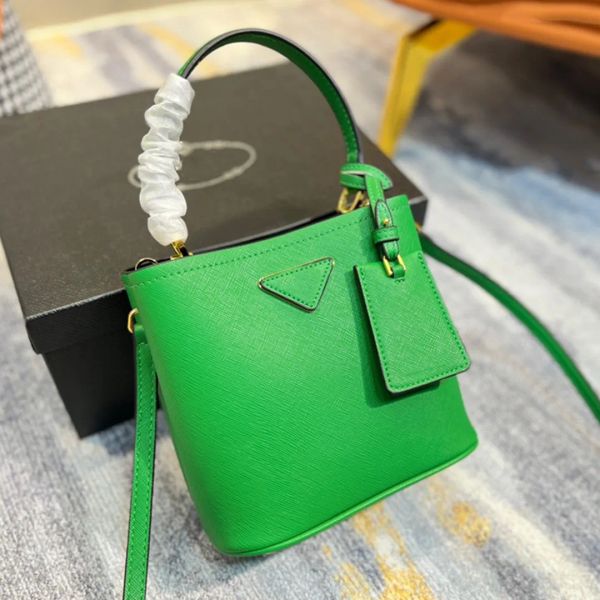 classic triangle sign handbags bags genuine leather women crossbody bag fashion shoulder totes luxury designer bucket bag 23cm 19cm
classic triangle sign handbags bags genuine leather women crossbody bag fashion shoulder totes luxury designer bucket bag 23cm 19cm