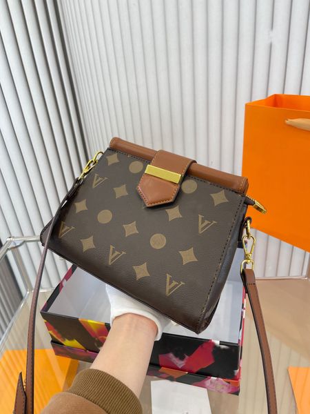2023 old flower messenger package classic shoulder bag crossbody bag genuine leather designer bag tote bag clutch handbag evening bags
2023 old flower messenger package classic shoulder bag crossbody bag genuine leather designer bag tote bag clutch handbag evening bags