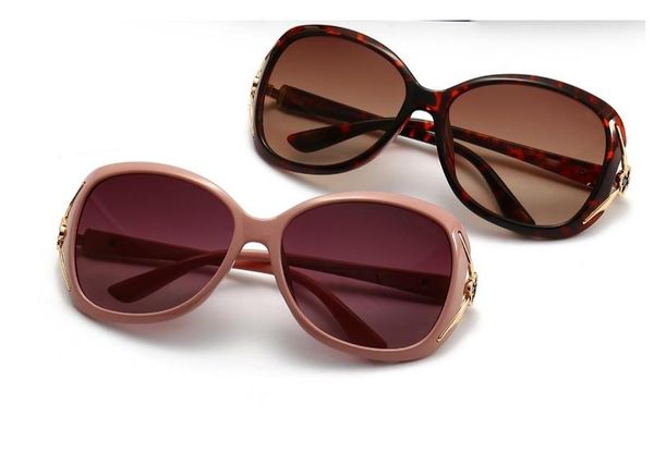 luxury sunglasses designer women's men's goggles premium glasses women's frames retro metal sunglasses, White;black
luxury sunglasses designer women's men's goggles premium glasses women's frames retro metal sunglasses, White;black