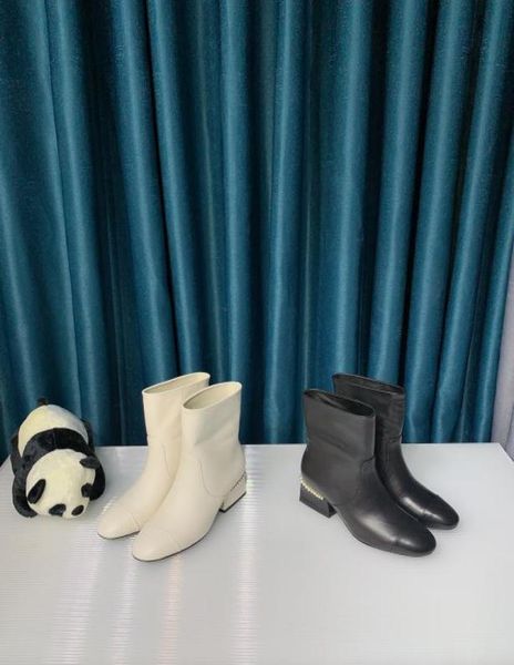 10a 2022 autumn and winter zipper boots rhombus laceup short boots small fragrant leather thick bottom belt box 063680314, Black
10a 2022 autumn and winter zipper boots rhombus laceup short boots small fragrant leather thick bottom belt box 063680314, Black