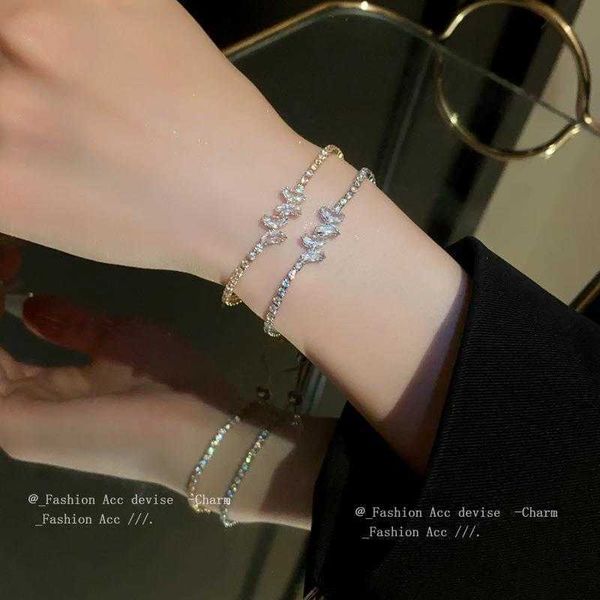 light zircon butterfly pull out bracelet niche temperament fashion personality all match jewelry wholesale female, Golden;silver
light zircon butterfly pull out bracelet niche temperament fashion personality all match jewelry wholesale female, Golden;silver