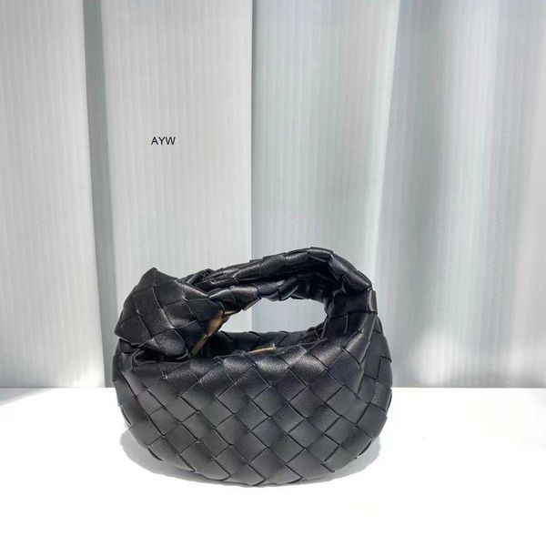 bottegas bags venetas woven and knotted dumpling buns 2023 new small buns real leather mouth red buns cloud buns carrying bags mini handbags
bottegas bags venetas woven and knotted dumpling buns 2023 new small buns real leather mouth red buns cloud buns carrying bags mini handbags