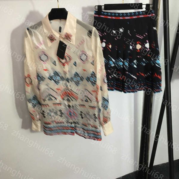 23ss women set shirt set womens designer clothing vintage print nail drill lapel long sleeve shirt high waist pleated short half skirt set w, White
23ss women set shirt set womens designer clothing vintage print nail drill lapel long sleeve shirt high waist pleated short half skirt set w, White