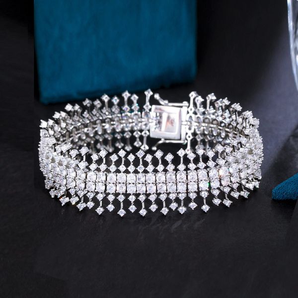 chain cwwzircons sparkling 5a luxury chunky full cubic zirconia paved big wide bridal wedding banquet bracelets jewelry gift cb309 230511, Black
chain cwwzircons sparkling 5a luxury chunky full cubic zirconia paved big wide bridal wedding banquet bracelets jewelry gift cb309 230511, Black