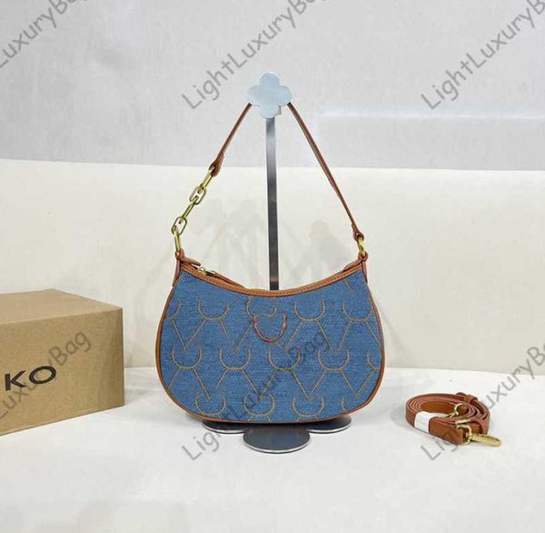 luxury cowboy bag designer smooth leather fashion classic wallet square women travel handbags brand metal sign shoulder clutch bags 230321
luxury cowboy bag designer smooth leather fashion classic wallet square women travel handbags brand metal sign shoulder clutch bags 230321