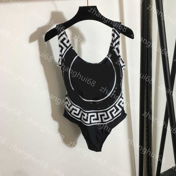 23ss designer bathing suit womens bikini bikini swimwear new portrait print backless one-piece women clothes, White;black
23ss designer bathing suit womens bikini bikini swimwear new portrait print backless one-piece women clothes, White;black