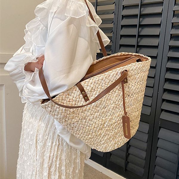 evening bags summer straw beach basket fashion women rattan shoulder large capacity woven handmade handbag female purse 230510
evening bags summer straw beach basket fashion women rattan shoulder large capacity woven handmade handbag female purse 230510