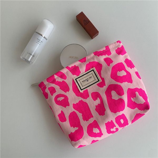 cosmetic bags cases pink leopard print womens bag retro flower ladies small clutch purse travel handbags schoolgirls pencil storage 230510
cosmetic bags cases pink leopard print womens bag retro flower ladies small clutch purse travel handbags schoolgirls pencil storage 230510