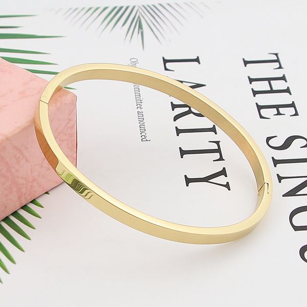 bangle fashion stainless steel jewelry round bangle for woman child charm bracelet party love wedding brand gift wholesale 230511, Black
bangle fashion stainless steel jewelry round bangle for woman child charm bracelet party love wedding brand gift wholesale 230511, Black