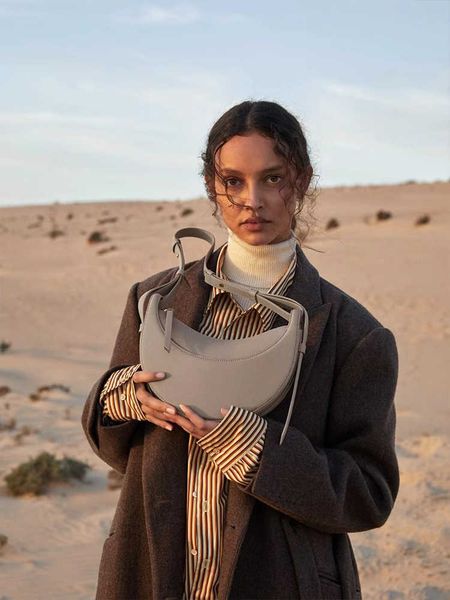 crescent armpit bag niche design single shoulder crossbody bag female pole leather saddle bag female 230511
crescent armpit bag niche design single shoulder crossbody bag female pole leather saddle bag female 230511