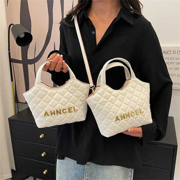 15% off 2023 handbag vegetable basket new fashion women's handbag lingge crossbody bags
15% off 2023 handbag vegetable basket new fashion women's handbag lingge crossbody bags