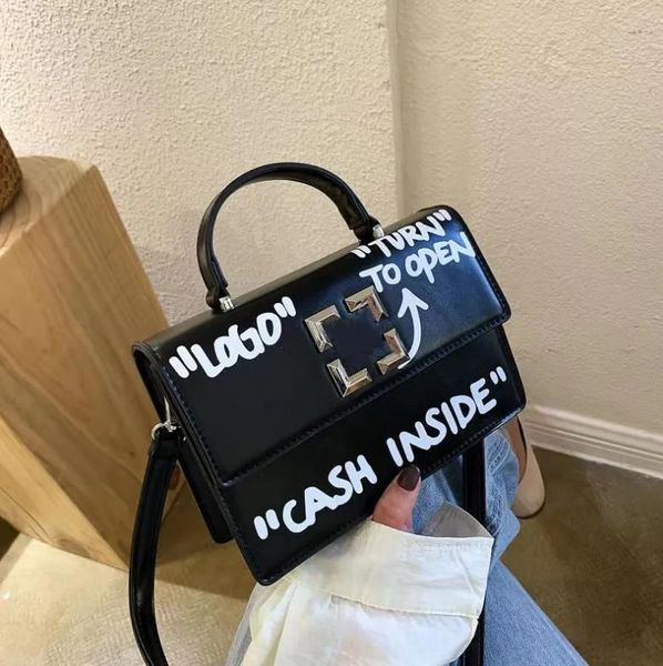 fashion designer bag women's handbag tote bag purse classic arrow portable small square bag luxury one shoulder crossbody bag
fashion designer bag women's handbag tote bag purse classic arrow portable small square bag luxury one shoulder crossbody bag
