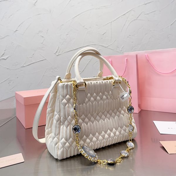 women handbag sheepskin crossbody bag water diamond chain decoration wrinkle stripe printing genuine leather material solid shoulder tote ba
women handbag sheepskin crossbody bag water diamond chain decoration wrinkle stripe printing genuine leather material solid shoulder tote ba