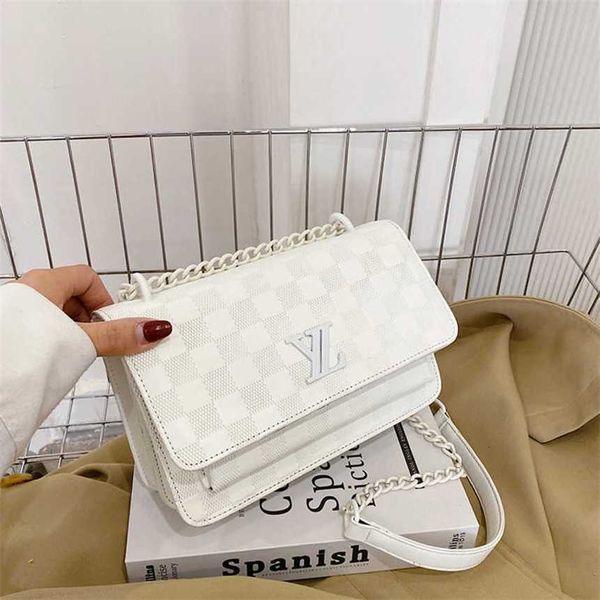 32% 2023 handbag new checkered trend korean edition fashion women's chain single shoulder cross body mother bag 
32% 2023 handbag new checkered trend korean edition fashion women's chain single shoulder cross body mother bag
