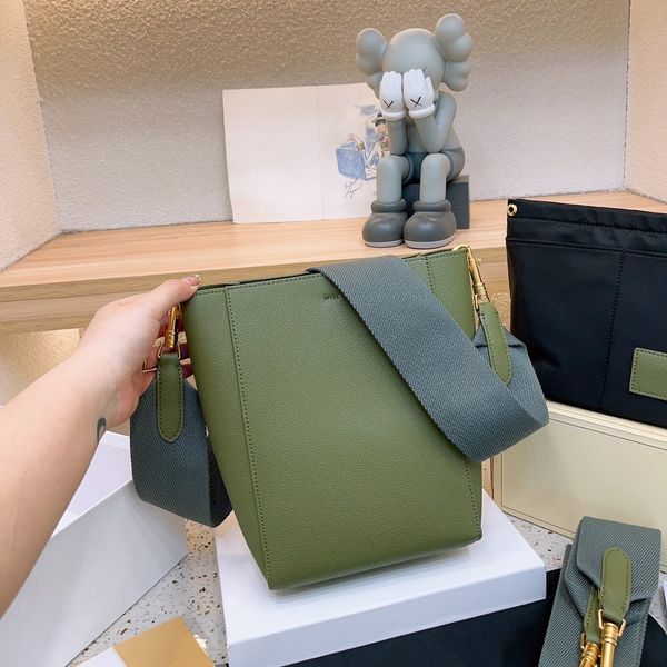 bucket bag designer bag luxurys handbag women new designers bags fashion classic solid color handbags crossbody with coin purse 230728bj
bucket bag designer bag luxurys handbag women new designers bags fashion classic solid color handbags crossbody with coin purse 230728bj