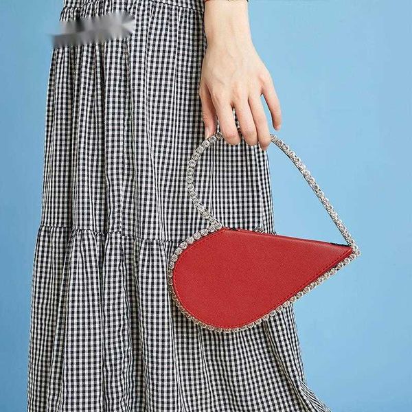 shoulder bags diamond red heart evening clutch women designer chic rhinestone acrylic handle black purse for wedding party sac a main 230426
shoulder bags diamond red heart evening clutch women designer chic rhinestone acrylic handle black purse for wedding party sac a main 230426