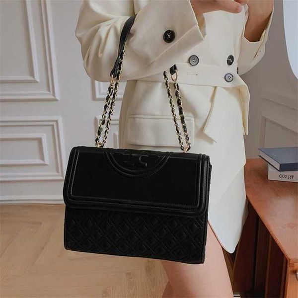 32% off 2023 handbag new women's indentation shoulder fashion trend crossbody chain bag
32% off 2023 handbag new women's indentation shoulder fashion trend crossbody chain bag