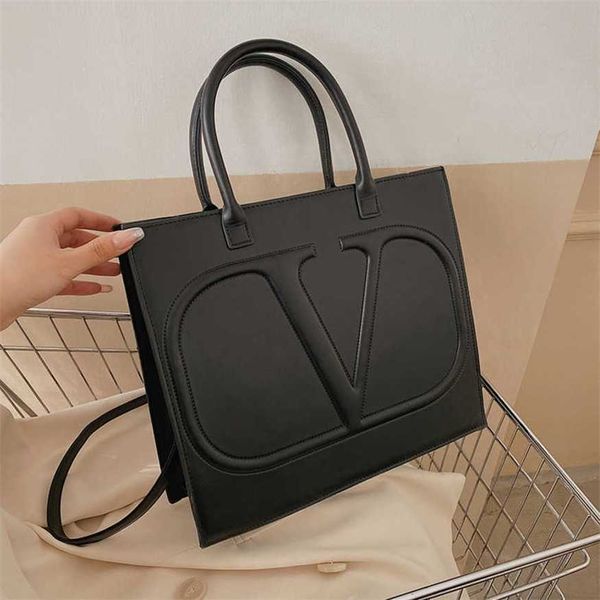 21% off 2023 fashion handbag new handheld shoulder calf leather large capacity tote netizen versatile crossbody women's bag
21% off 2023 fashion handbag new handheld shoulder calf leather large capacity tote netizen versatile crossbody women's bag