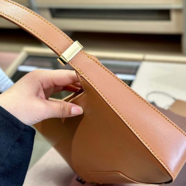 2023 leather underarm bag quilted hangbags crossbody shoulder chain women designer shoulder bags shoulder bags luxury handbags purses leathe
2023 leather underarm bag quilted hangbags crossbody shoulder chain women designer shoulder bags shoulder bags luxury handbags purses leathe
