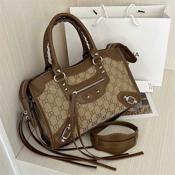 30% off 2023 fashion handbag ins trendy letter tote new korean texture rivet handbag one shoulder women's bag
30% off 2023 fashion handbag ins trendy letter tote new korean texture rivet handbag one shoulder women's bag