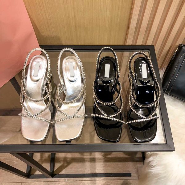miu mary jane shoes women's diamond chain girl retro wild color black white female leisure vacation ladies thick heel leather ballet sh
miu mary jane shoes women's diamond chain girl retro wild color black white female leisure vacation ladies thick heel leather ballet sh