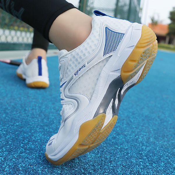 dress shoes original brand sports professional badminton tennis volleyball men women breathable lightweight training sneakers 230510, Black
dress shoes original brand sports professional badminton tennis volleyball men women breathable lightweight training sneakers 230510, Black