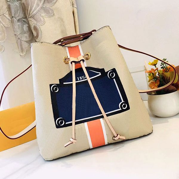 new bucket bags classic brand tote bag women crossbody messenger bags pumpkin shoulder bags luggage bags travel bag fashion handbags duffel
new bucket bags classic brand tote bag women crossbody messenger bags pumpkin shoulder bags luggage bags travel bag fashion handbags duffel