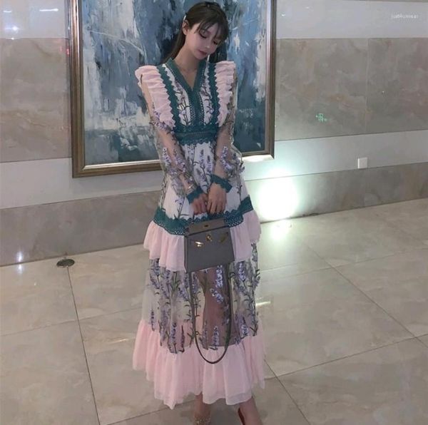 runway desinger women party long dress elegant spring floral embroidery mesh patchwork lace v neck ruffles maxi dress, Black;gray
runway desinger women party long dress elegant spring floral embroidery mesh patchwork lace v neck ruffles maxi dress, Black;gray