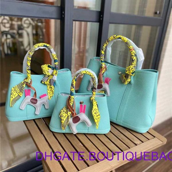 original edition designer hremm party garden bags online store new bag popular women's canvas shoulder belt portable one messenger cowh
original edition designer hremm party garden bags online store new bag popular women's canvas shoulder belt portable one messenger cowh