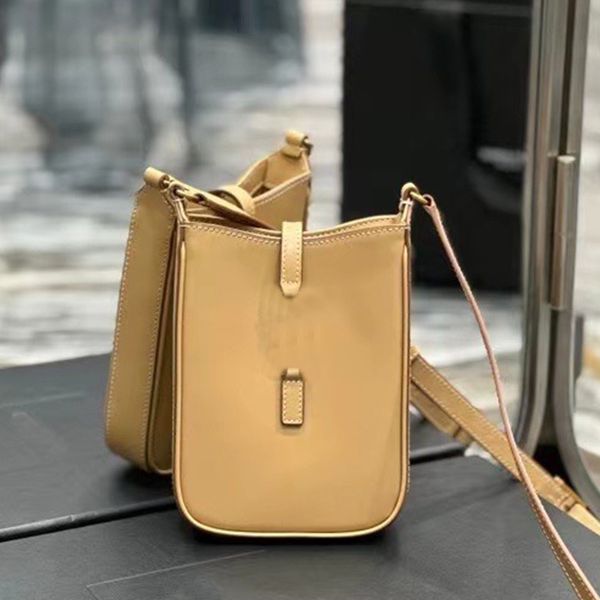 tote bag mobile phone handbag crossbody handbags genuien leather small wallet gold hardware shoulder bags internal pocket fashion letter
tote bag mobile phone handbag crossbody handbags genuien leather small wallet gold hardware shoulder bags internal pocket fashion letter