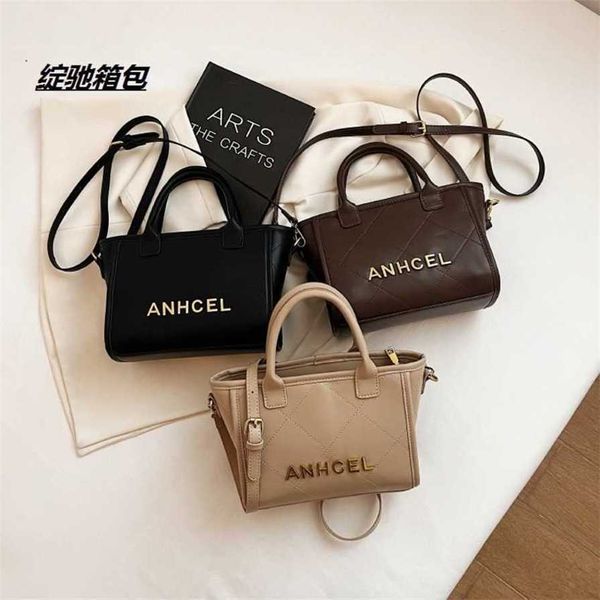 17% off 2023 fashion handbag xinchi new women's lingge embroidered thread diagonal straddle classic letter single shoulder bag small st
