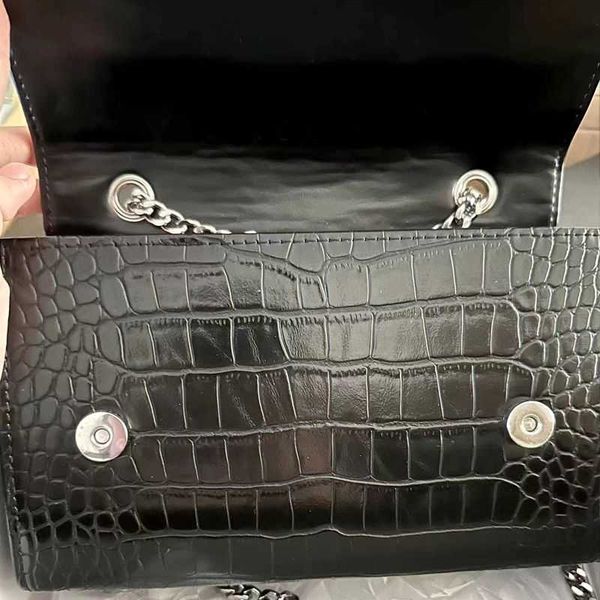 2023 fashion handbag stone pattern postman woc chain women's shoulder crossbody bag underarm light luxury star same style simple multi
2023 fashion handbag stone pattern postman woc chain women's shoulder crossbody bag underarm light luxury star same style simple multi