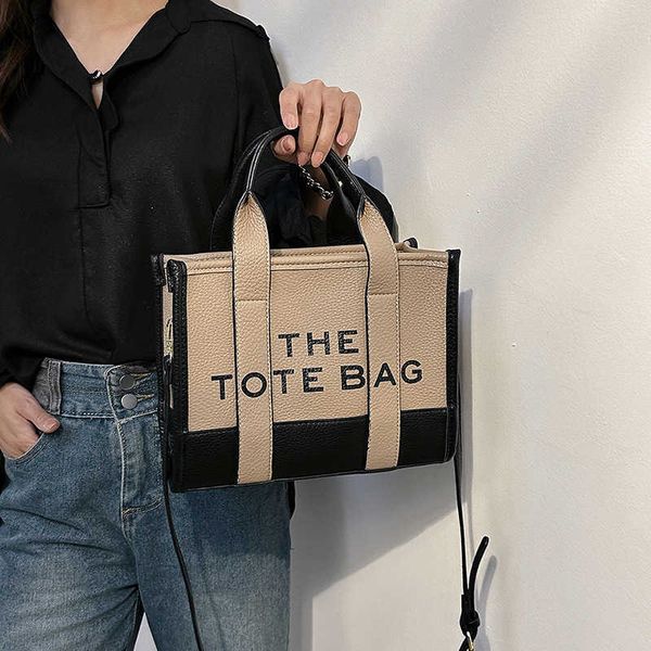2023 fashion handbag tote women's new trendy and fashionable handbag small crowd contrast printing letter oblique straddle bag
2023 fashion handbag tote women's new trendy and fashionable handbag small crowd contrast printing letter oblique straddle bag