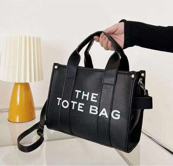 famous designer bags the tote bag fashion luxury women crossbody pochette handbags pu leather purses shoulder casual square handbag totes ba
famous designer bags the tote bag fashion luxury women crossbody pochette handbags pu leather purses shoulder casual square handbag totes ba