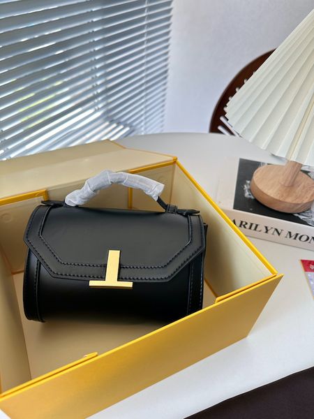 designer pure leather pen holder bag for womens large capacity handle handbag makeup bag for high-end womens one shoulder crossbody bag
designer pure leather pen holder bag for womens large capacity handle handbag makeup bag for high-end womens one shoulder crossbody bag