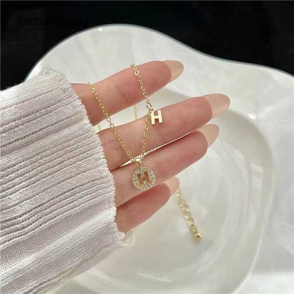 luxury h ermes designer necklace s925 silver plated letter h 2023 new fashionable women s minimalist design small style jewelry sense collar, Black
luxury h ermes designer necklace s925 silver plated letter h 2023 new fashionable women s minimalist design small style jewelry sense collar, Black