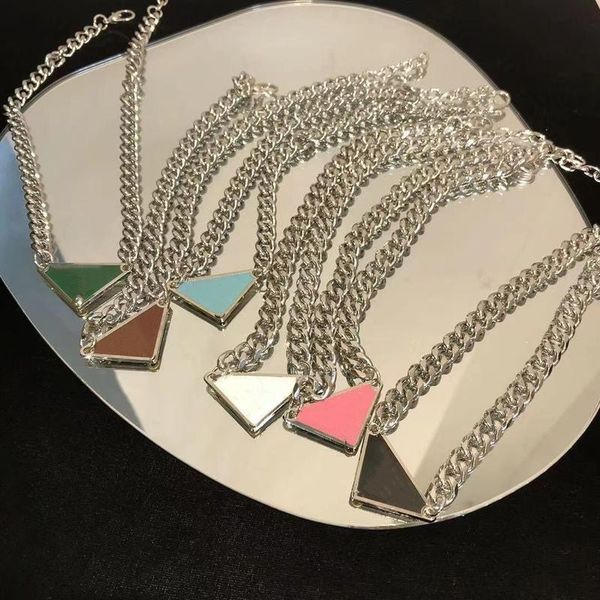 luxury design pendant necklaces for man woman inverted triangle letter designer necklace trendy personality clavicle chain designer jewelry, Silver
luxury design pendant necklaces for man woman inverted triangle letter designer necklace trendy personality clavicle chain designer jewelry, Silver