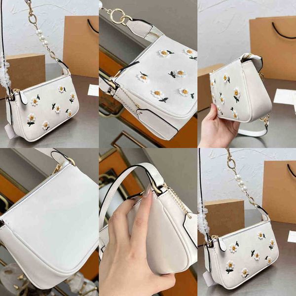 trendy evening bags totes summer vintage pearl chain women handbag shoulder leather designer crossbody embroidered three-dimensional flowers 
trendy evening bags totes summer vintage pearl chain women handbag shoulder leather designer crossbody embroidered three-dimensional flowers